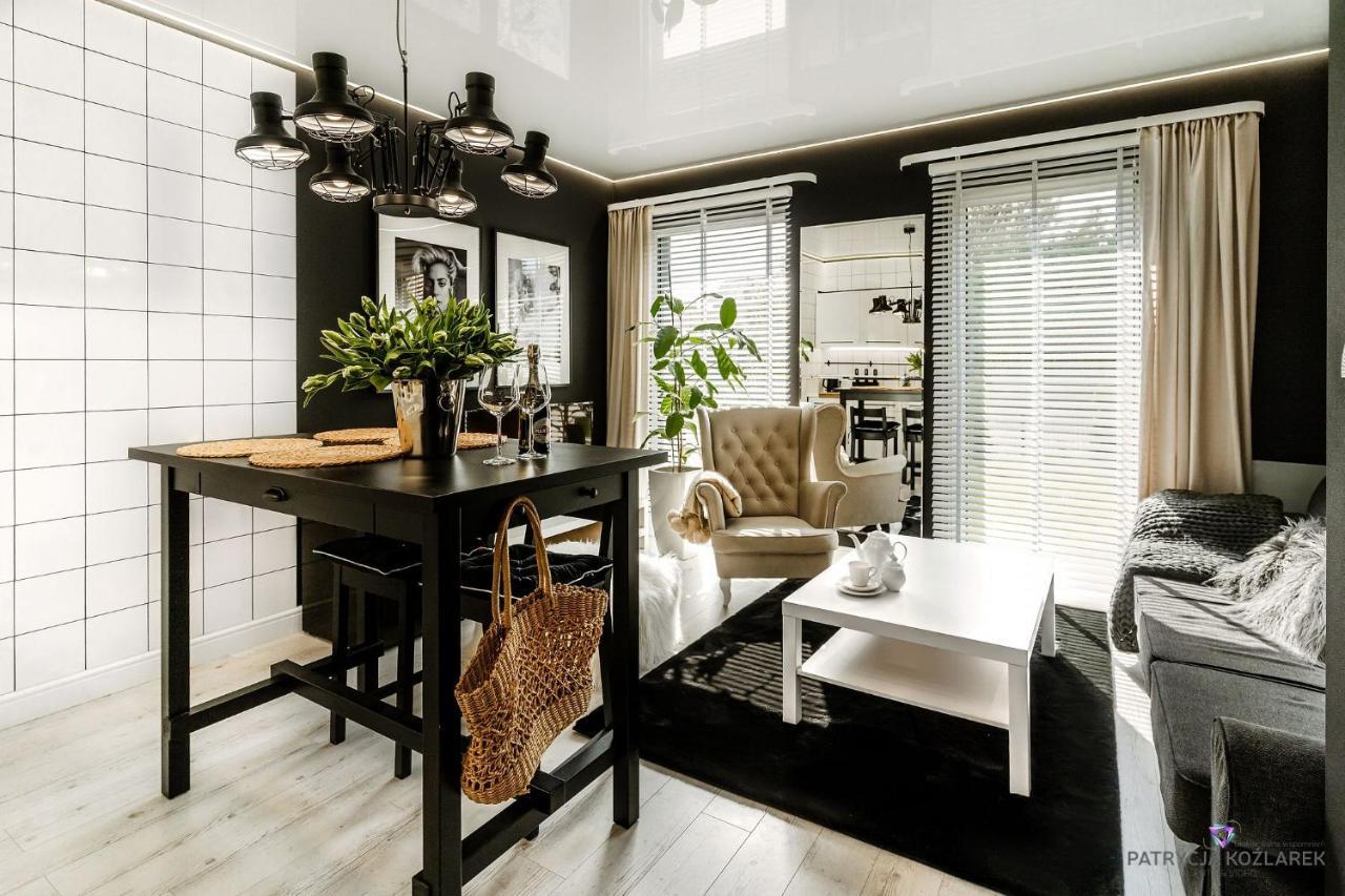 Apartament Black ミエルノ エクステリア 写真