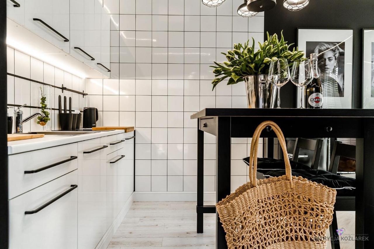 Apartament Black ミエルノ エクステリア 写真