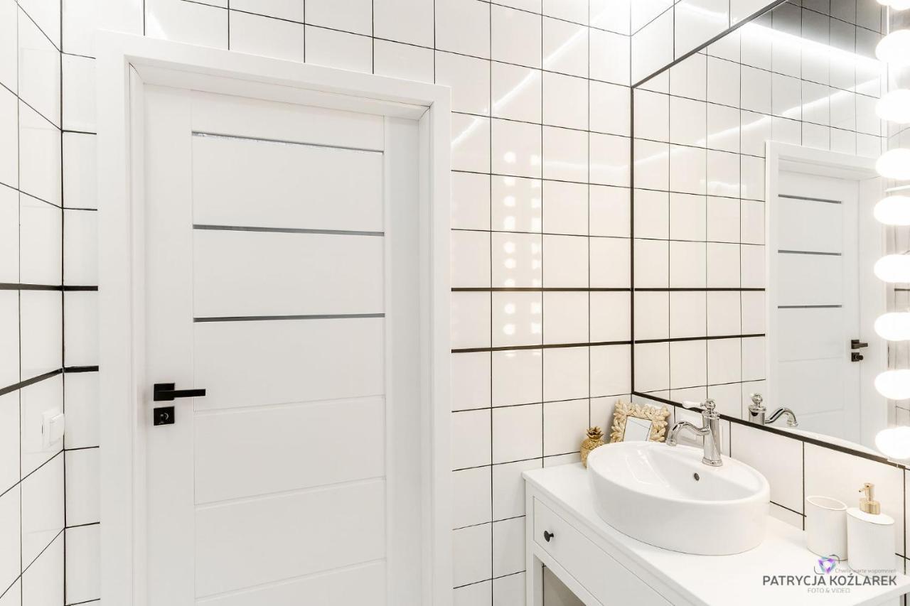 Apartament Black ミエルノ エクステリア 写真