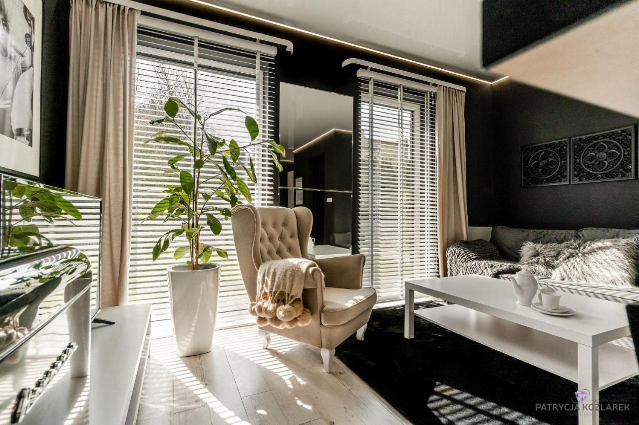 Apartament Black ミエルノ エクステリア 写真