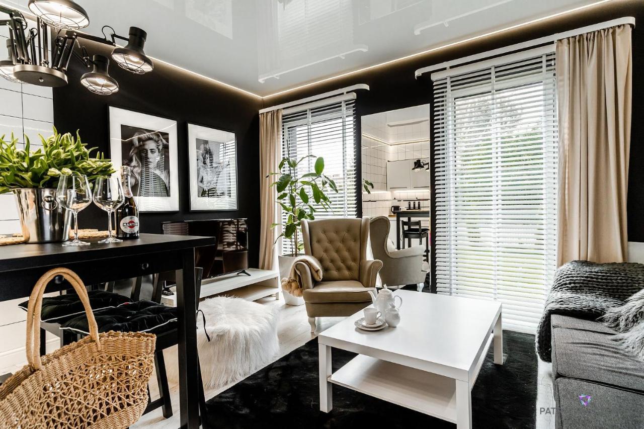Apartament Black ミエルノ エクステリア 写真