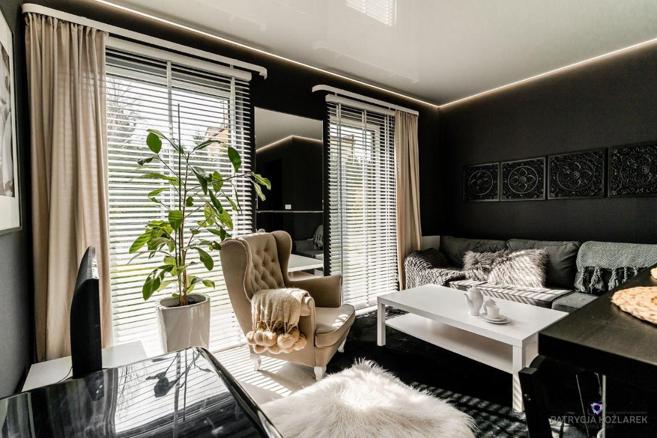Apartament Black ミエルノ エクステリア 写真