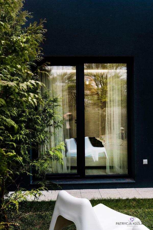 Apartament Black ミエルノ エクステリア 写真