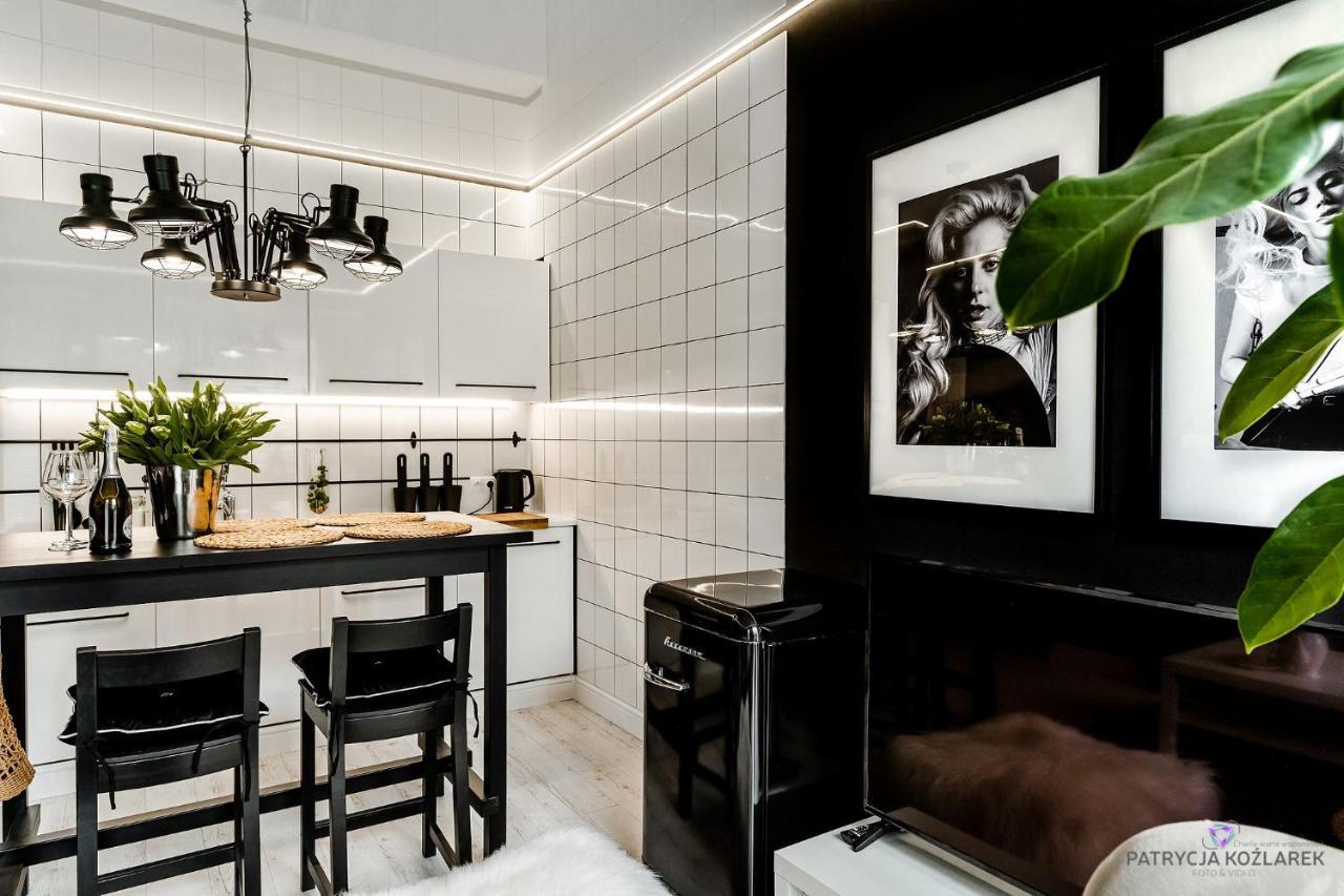 Apartament Black ミエルノ エクステリア 写真