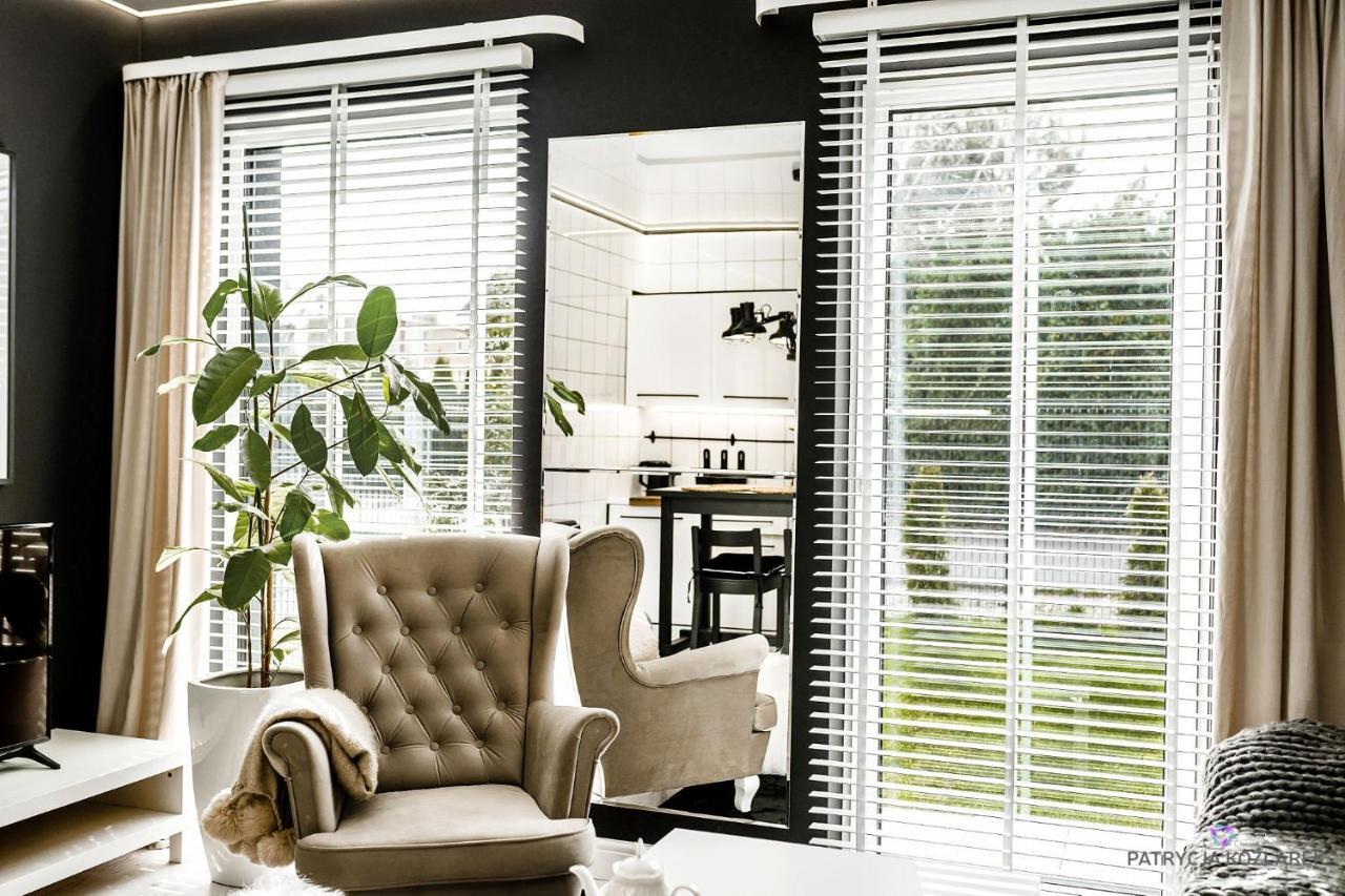 Apartament Black ミエルノ エクステリア 写真