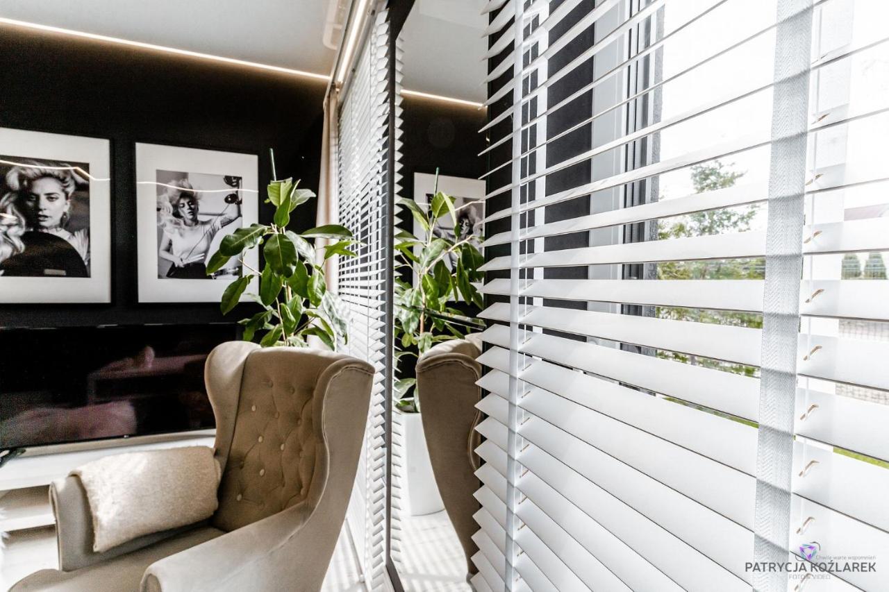 Apartament Black ミエルノ エクステリア 写真